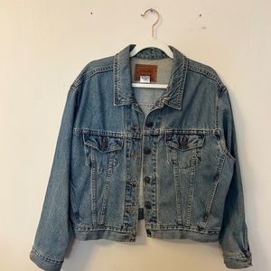 Levi Strauss & Co. denim trucker denim style, mens size L.